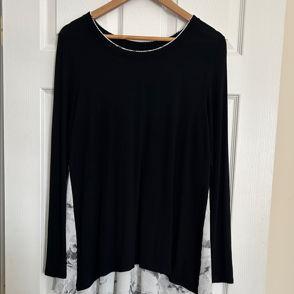 APT 9 Elegant Black and White Women's Top LARGE